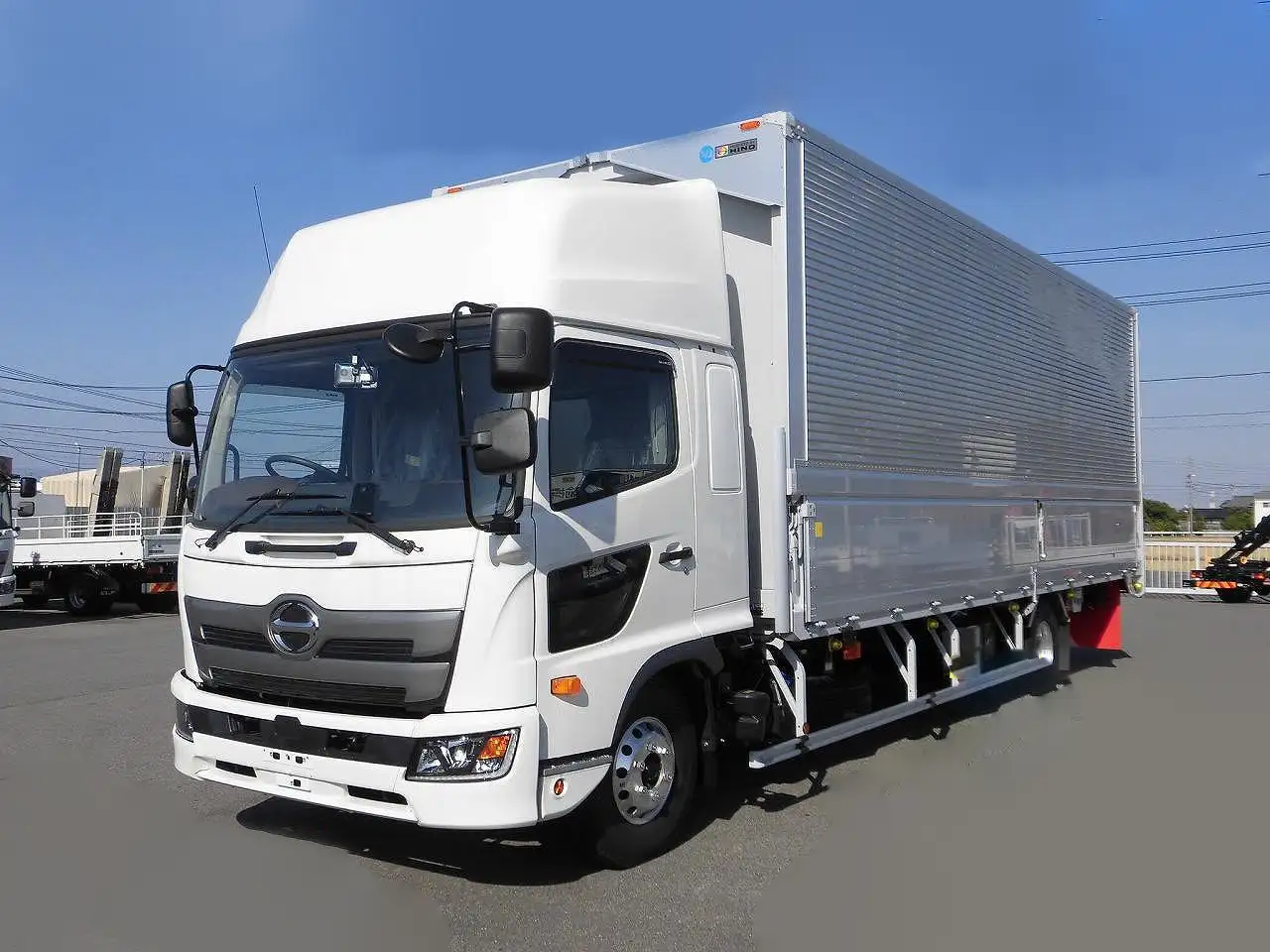 日野 レンジャー 中型/増トン ウイング エアサス ベッド の中古トラック【車両No.201114】