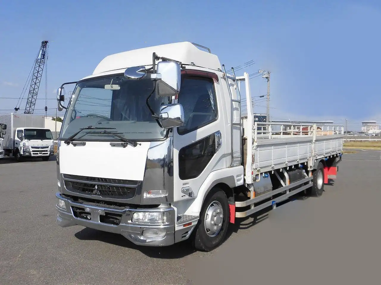 三菱 ファイター 中型/増トン 平ボディ 床鉄板 ベッド の中古トラック【車両No.201119】