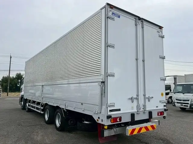 日産UD クオン 大型 ウイング エアサス ベッドの中古トラック画像6