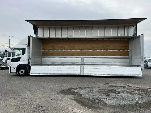 日産UD クオン 大型 ウイング エアサス ベッドの中古トラック画像7