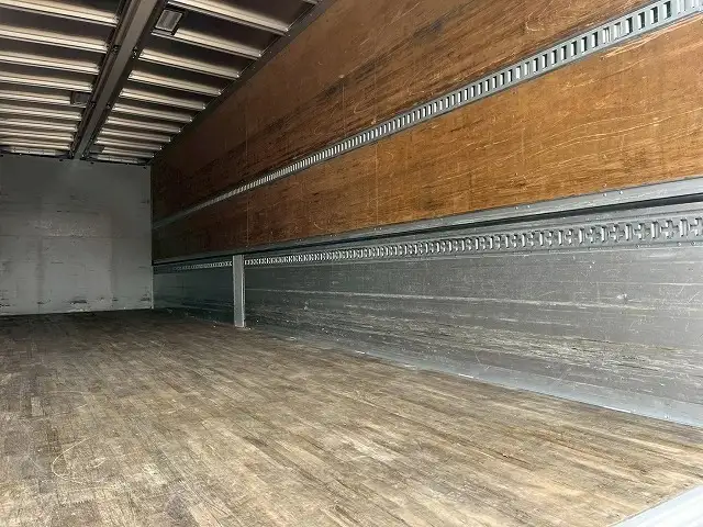 日産UD クオン 大型 ウイング エアサス ベッドの中古トラック画像8