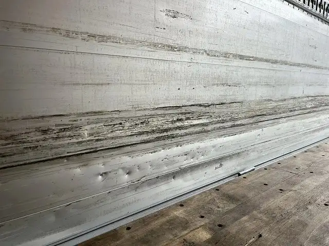 日産UD クオン 大型 ウイング エアサス ベッドの中古トラック画像11