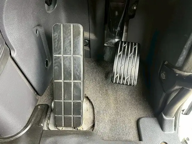 日産UD クオン 大型 ウイング エアサス ベッドの中古トラック画像16