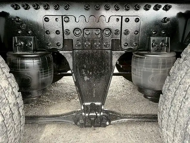 日産UD クオン 大型 ウイング エアサス ベッドの中古トラック画像18