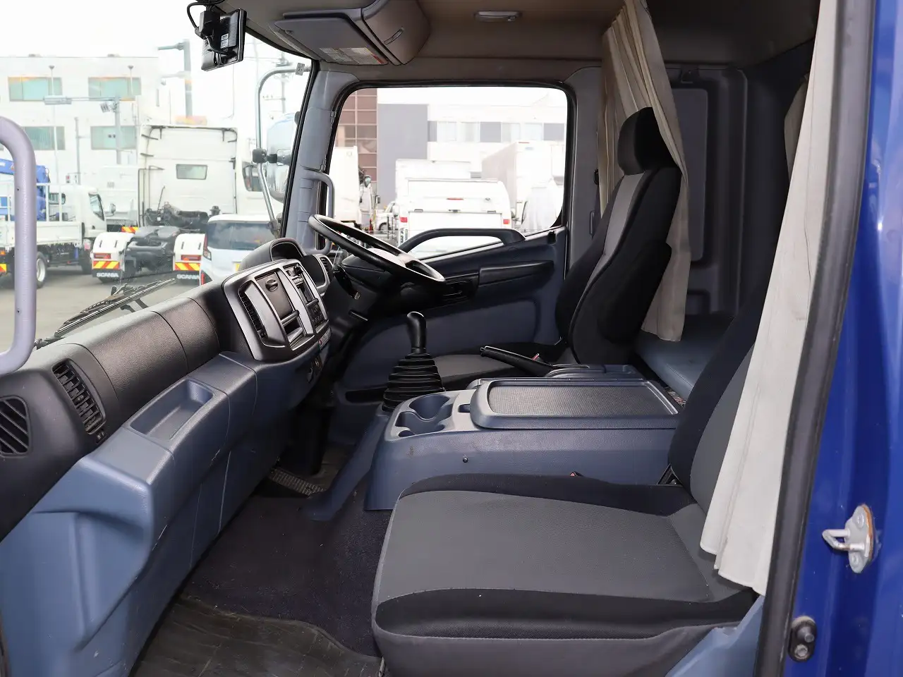 日野 レンジャー 中型/増トン 平ボディ アルミブロック エアサスの中古トラック画像9