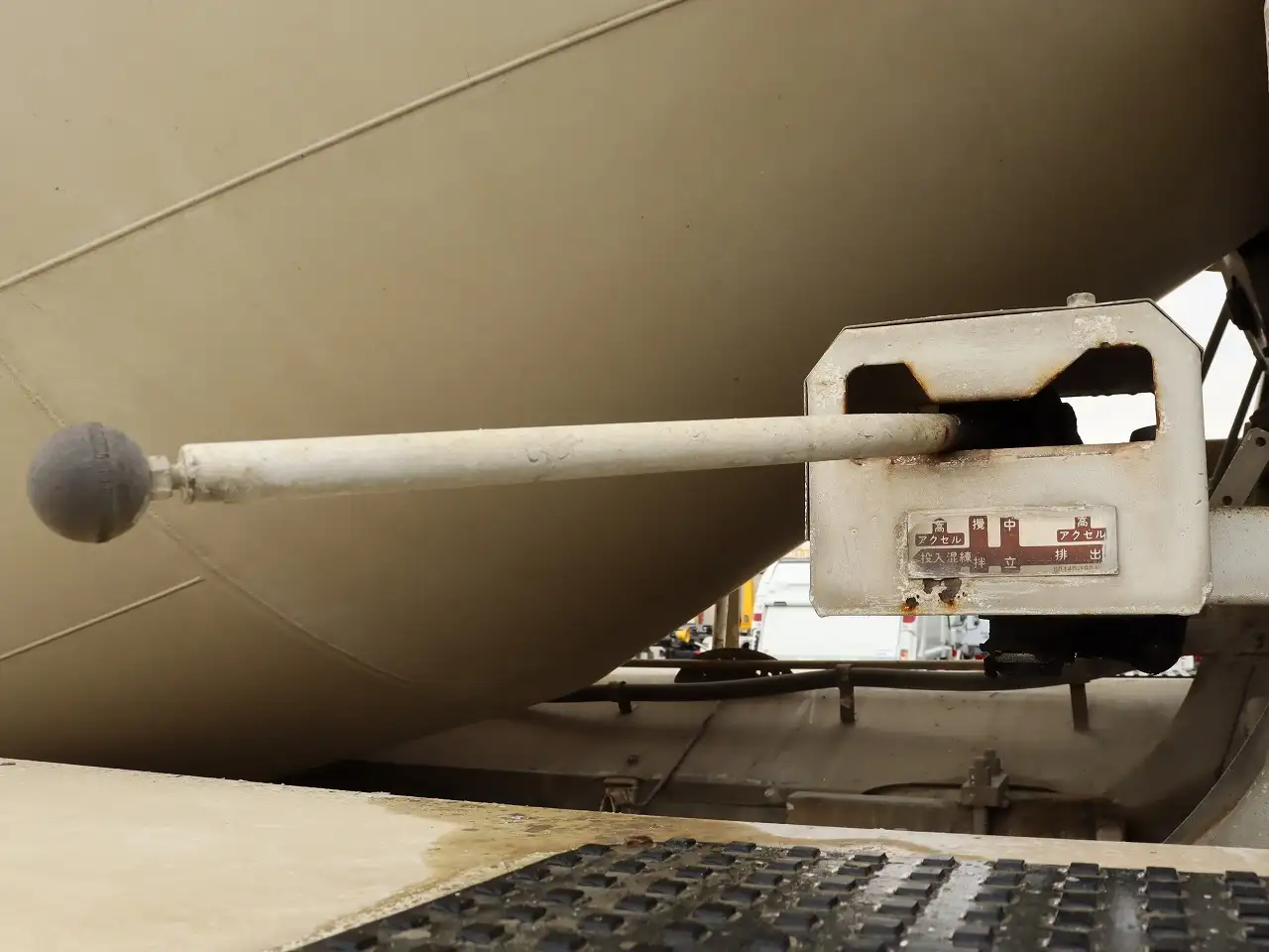 日産UD クオン 大型 ミキサー・ポンプ ベッド QKG-CW5XLの中古トラック画像6