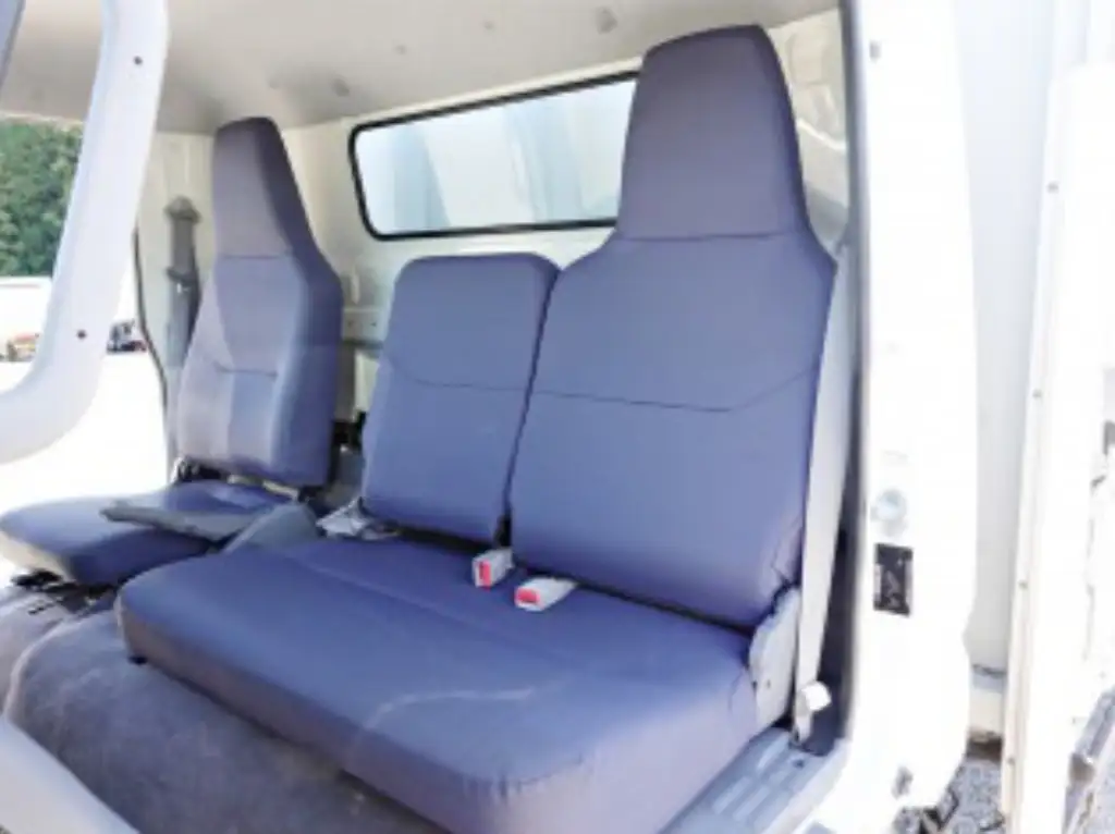 三菱 キャンター 小型 ウイング PDG-FE82D H20の中古トラック画像9