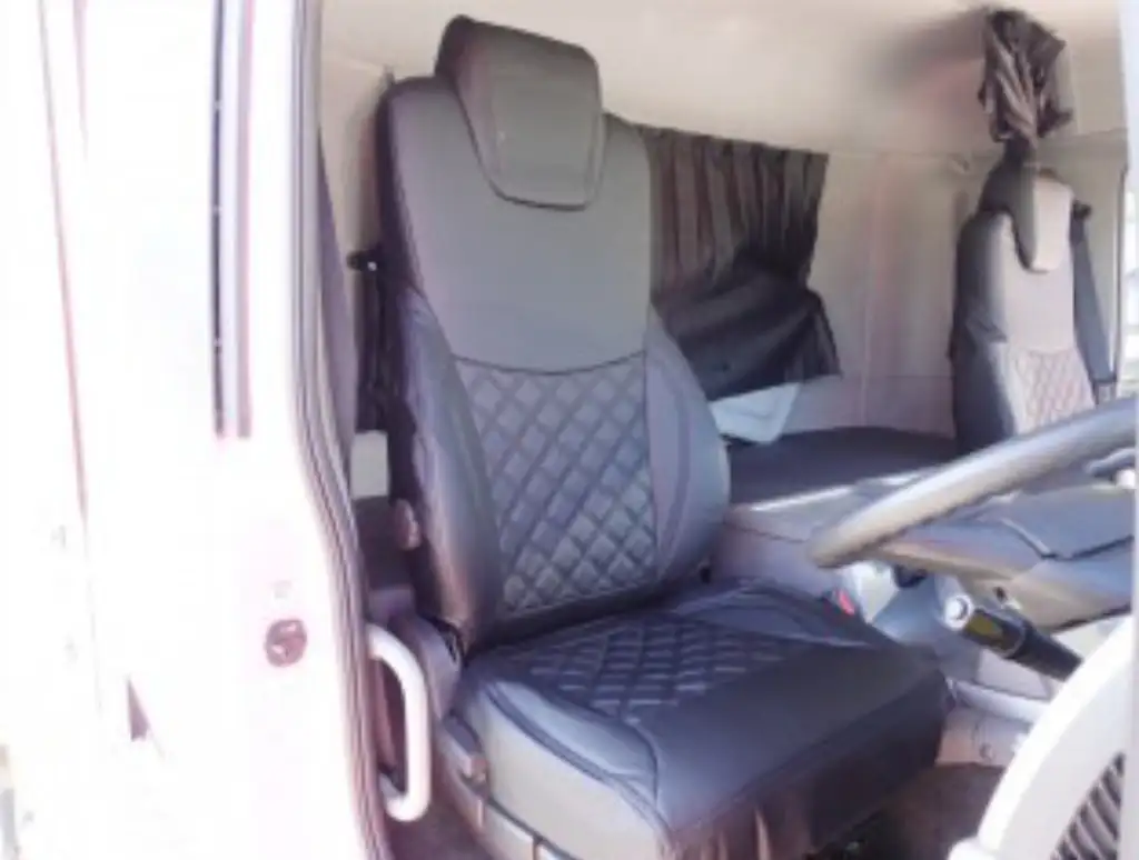 日産UD クオン 大型 ウイング パワーゲート エアサスの中古トラック画像11