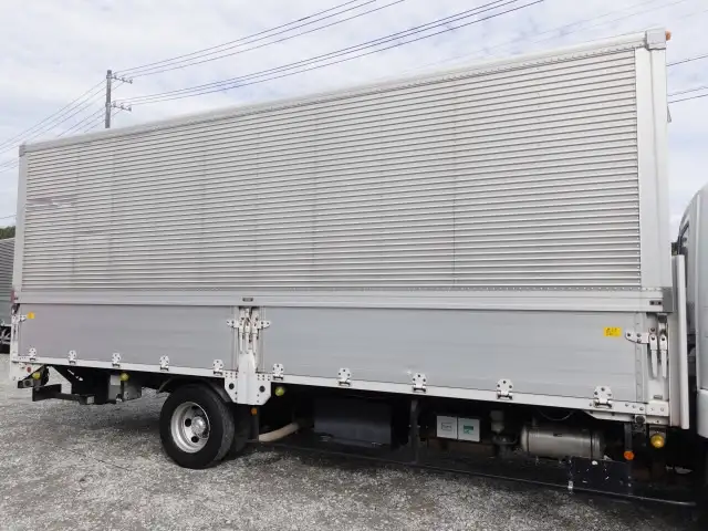 三菱 ファイター 中型/増トン ウイング パワーゲート 床鉄板の中古トラック画像3