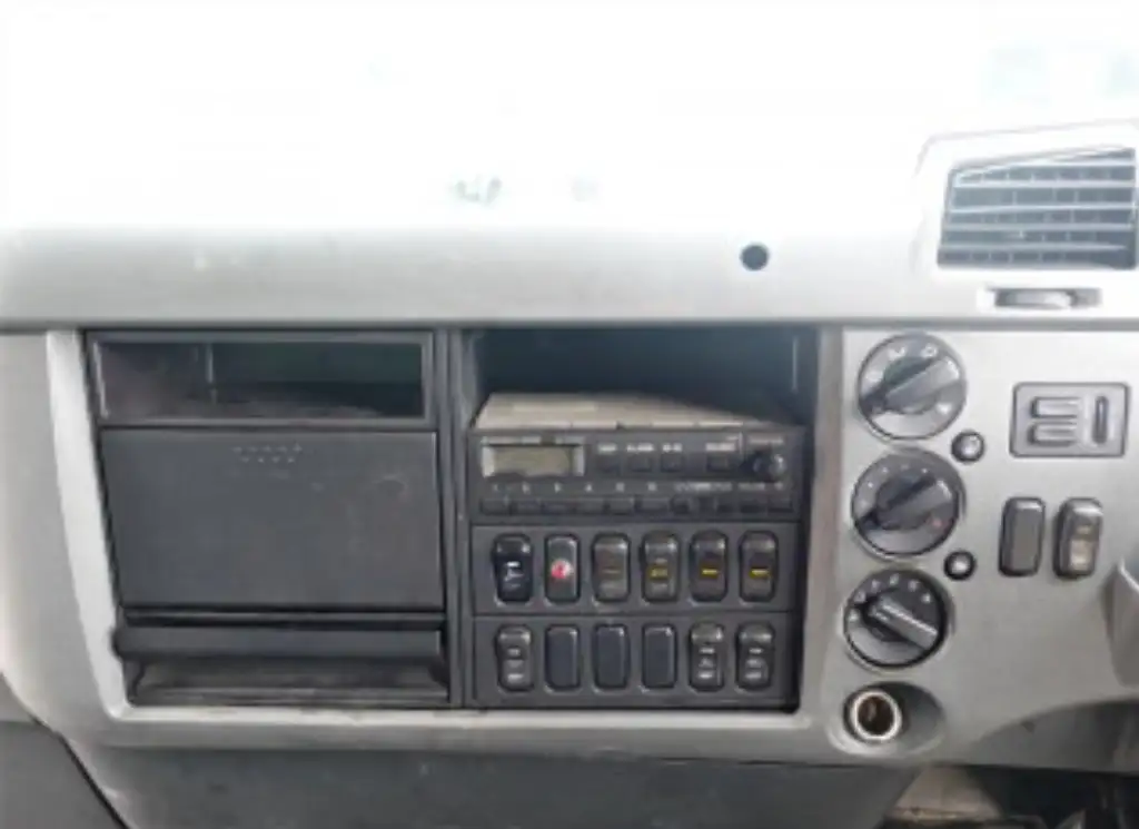 三菱 ファイター 中型/増トン ウイング パワーゲート 床鉄板の中古トラック画像16