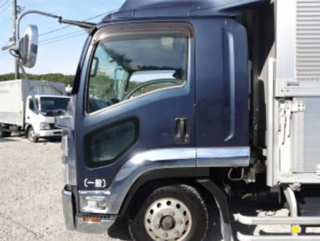 いすゞ フォワード 中型/増トン ウイング エアサス ベッドの中古トラック画像9