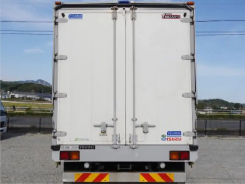 いすゞ フォワード 中型/増トン ウイング エアサス ベッドの中古トラック画像4