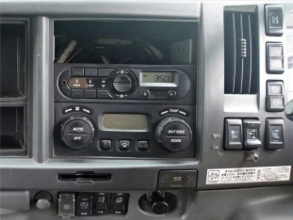 いすゞ フォワード 中型/増トン ウイング エアサス ベッドの中古トラック画像12