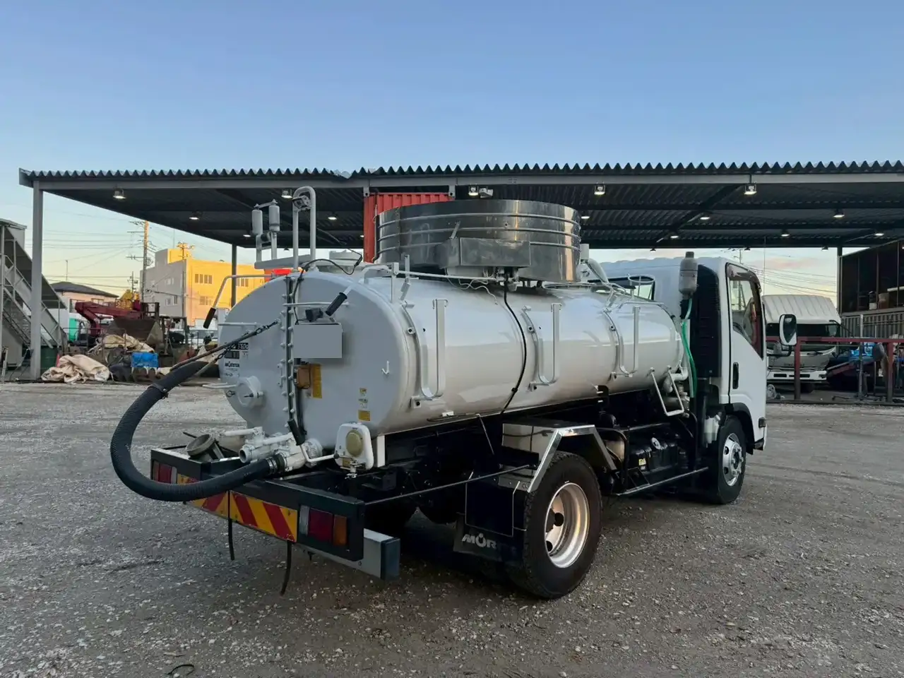 いすゞ エルフ 小型 タンク車 バキューム SKG-NPR85YNの中古トラック画像3