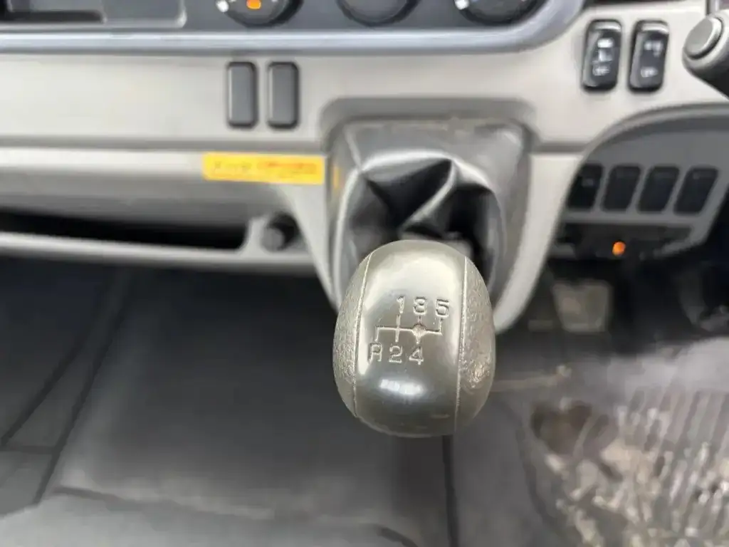 三菱 キャンター 小型 平ボディ パワーゲート TPG-FEB50の中古トラック画像15