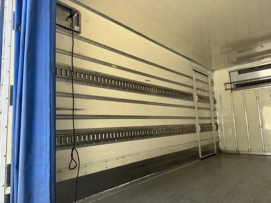 いすゞ エルフ 小型 冷凍冷蔵 低温 パワーゲートの中古トラック画像9