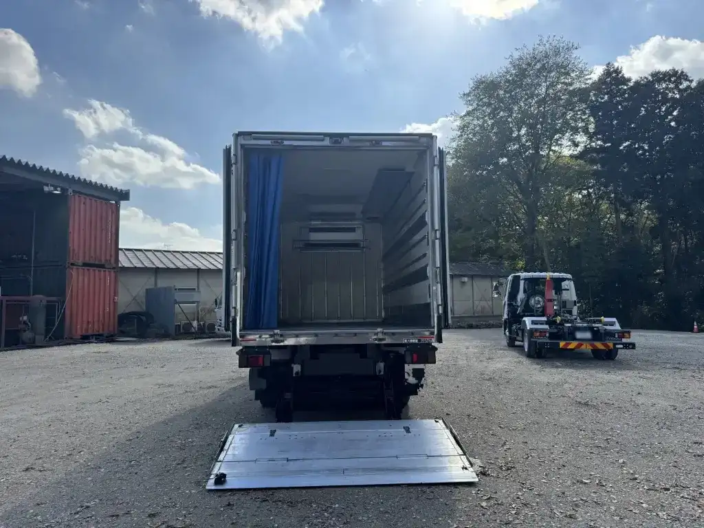 いすゞ エルフ 小型 冷凍冷蔵 低温 パワーゲートの中古トラック画像6