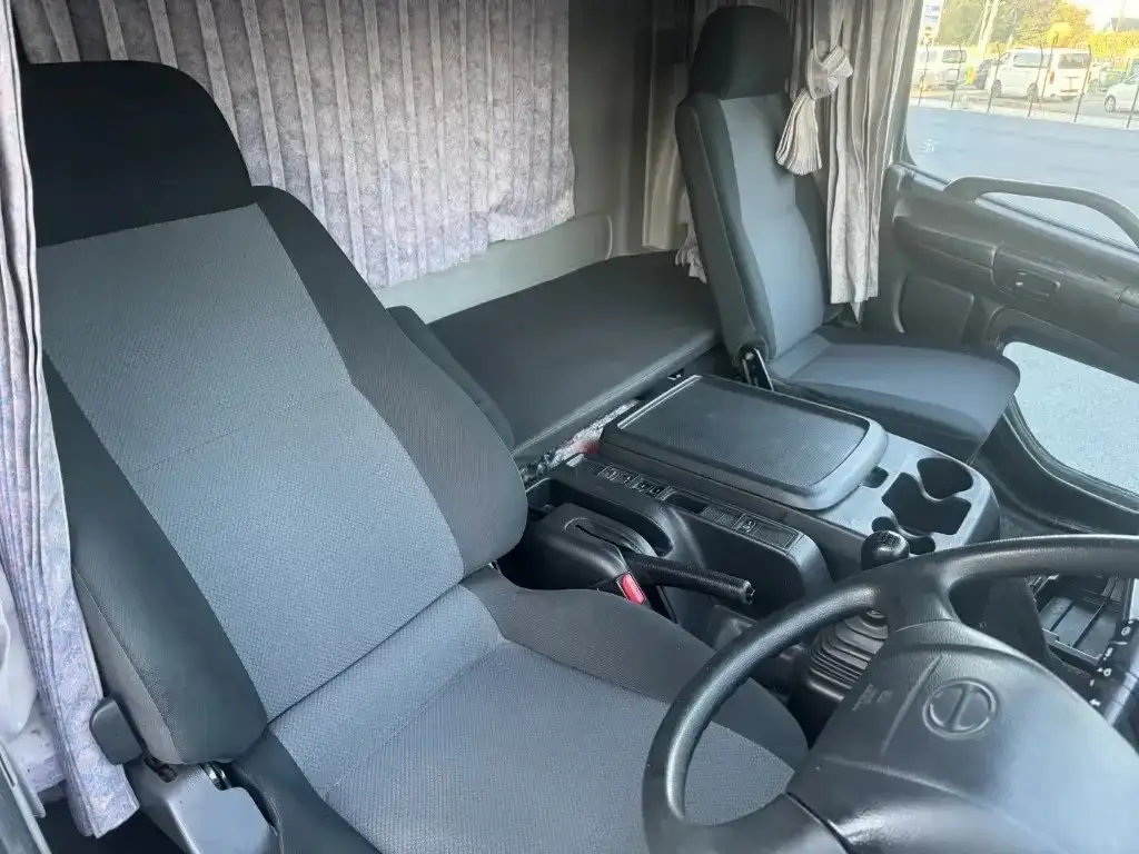 日野 レンジャー 中型/増トン ウイング エアサス ベッドの中古トラック画像11