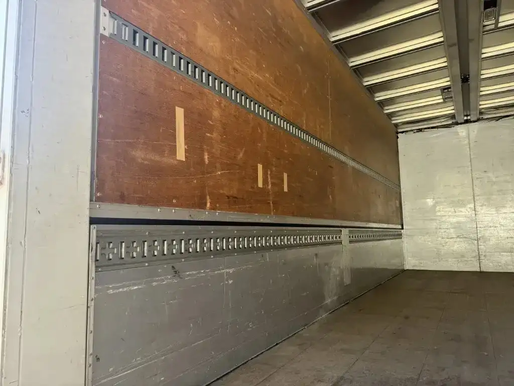 日野 レンジャー 中型/増トン ウイング ベッド TKG-FD9JLAAの中古トラック画像9