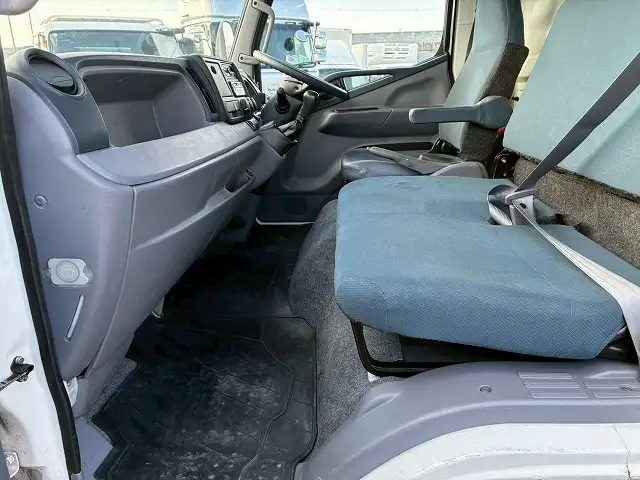 三菱 キャンター 小型 ウイング TKG-FED90 H28の中古トラック画像12