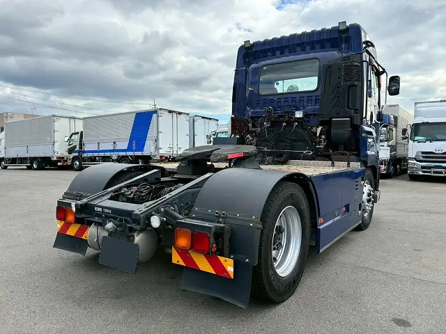 いすゞ ギガ 大型 トラクター ハイルーフ 1デフの中古トラック画像3