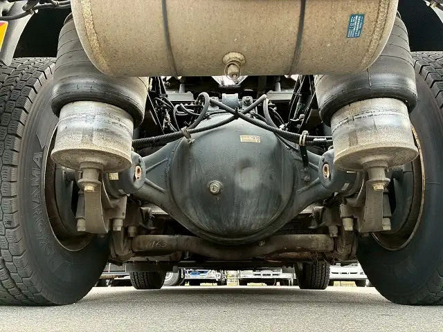 いすゞ ギガ 大型 トラクター ハイルーフ 1デフの中古トラック画像16