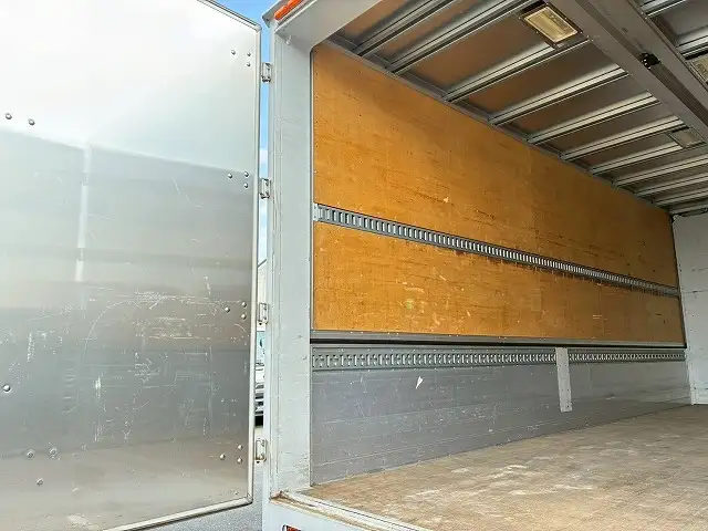 日野 レンジャー 中型/増トン ウイング エアサス ベッドの中古トラック画像9