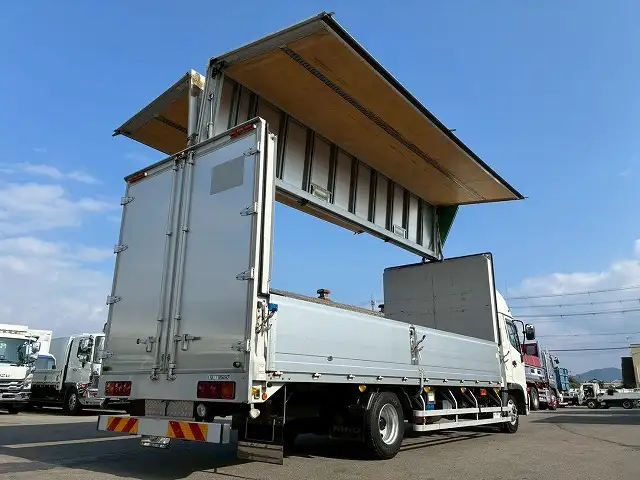 日野 レンジャー 中型/増トン ウイング エアサス ベッドの中古トラック画像6