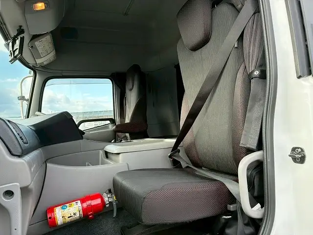 日産UD クオン 大型 トラクター ハイルーフ 1デフの中古トラック画像12