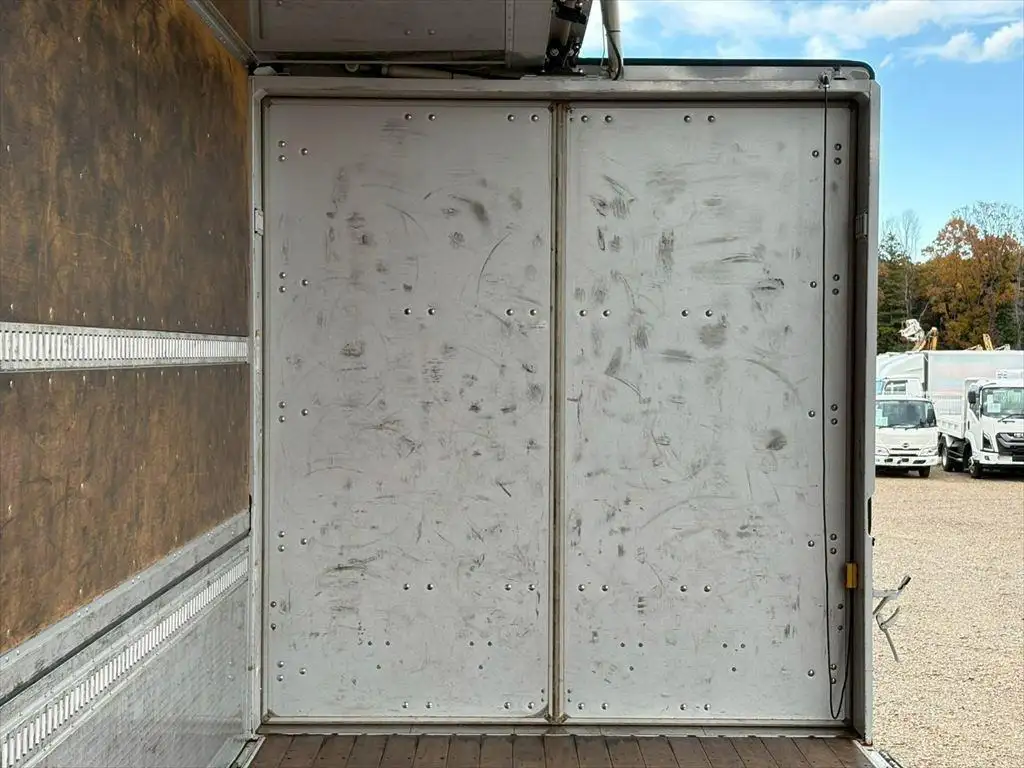 日野 プロフィア 大型 ウイング パワーゲート ハイルーフの中古トラック画像10