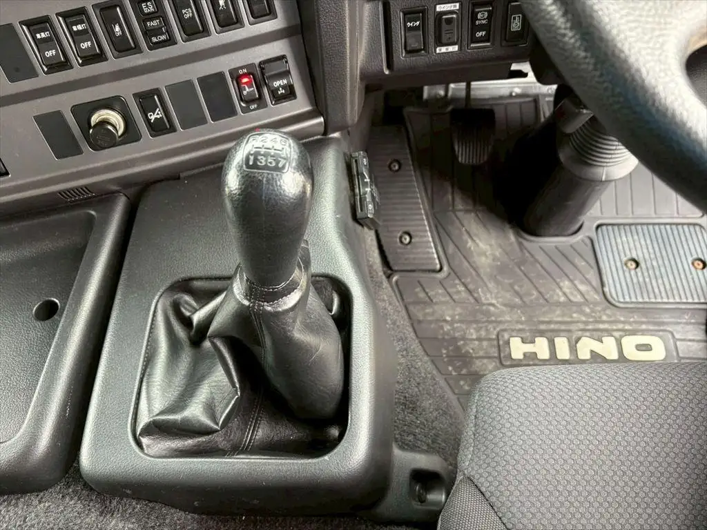 日野 プロフィア 大型 ウイング パワーゲート ハイルーフの中古トラック画像13