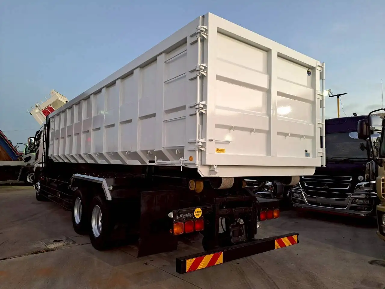 三菱 スーパーグレート 大型 アームロール ハイルーフ コンテナ付きの中古トラック画像7