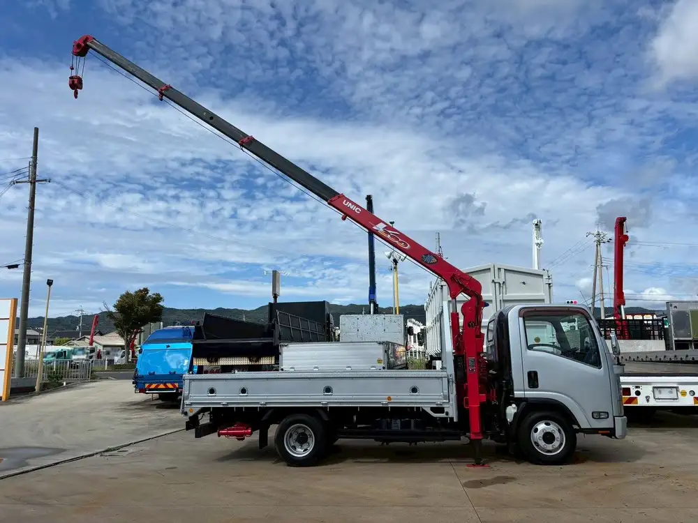 いすゞ エルフ 小型 車両重機運搬 4段クレーン ラジコンの中古トラック画像4