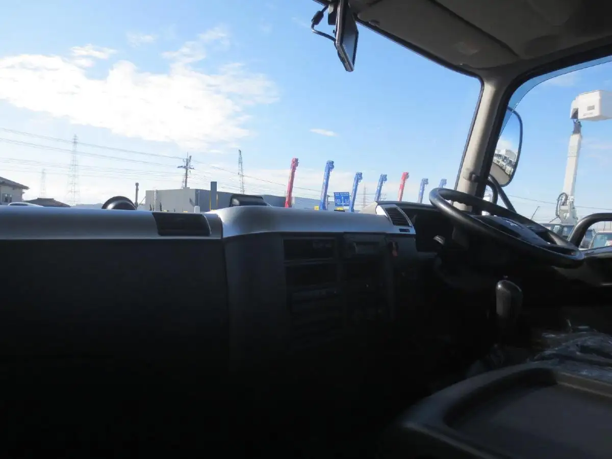 三菱 ファイター 中型/増トン 平ボディ 床鉄板 2KG-FK72Fの中古トラック画像16