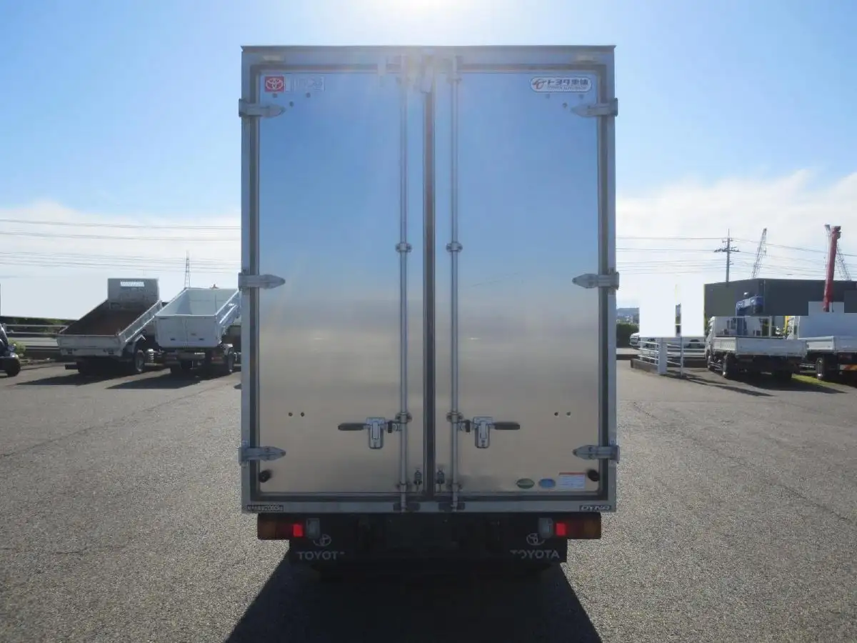 トヨタ ダイナ 小型 アルミバン サイドドア TPG-XZC605の中古トラック画像6