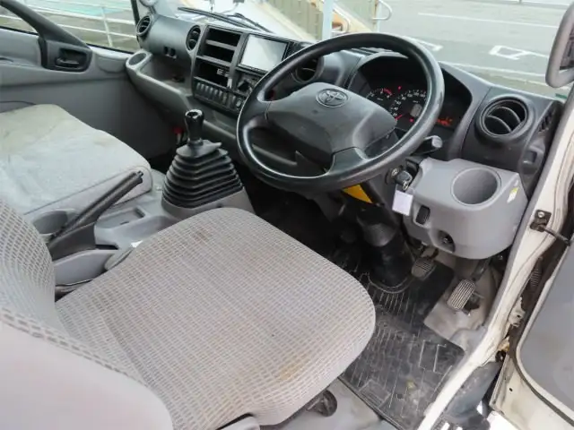 トヨタ ダイナ 小型 クレーン付 床鉄板 5段の中古トラック画像4