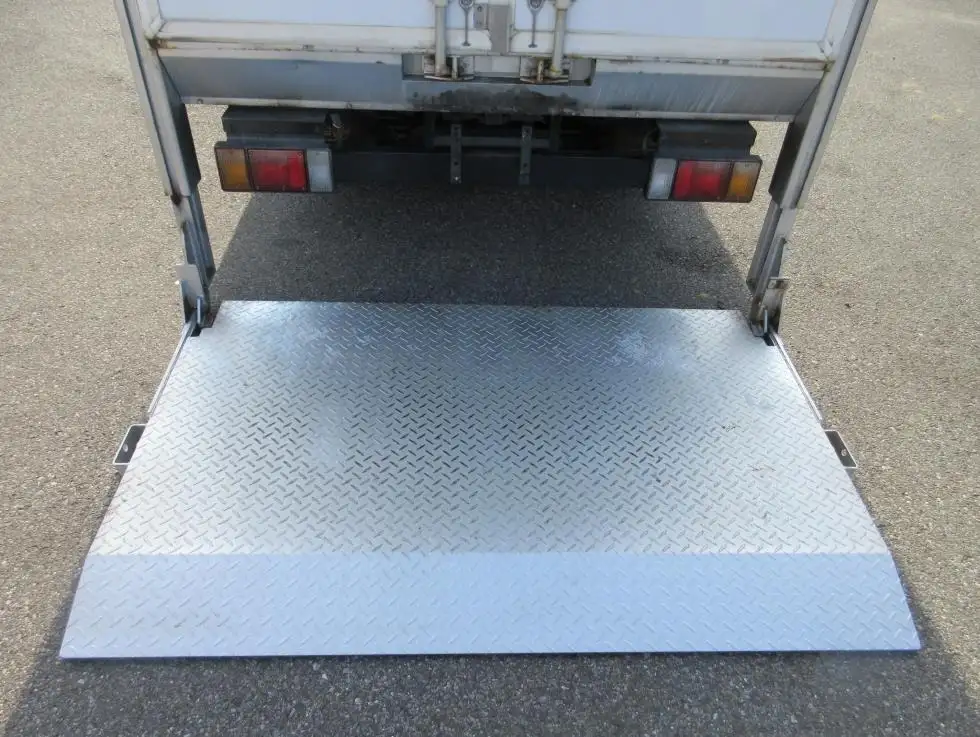 いすゞ エルフ 小型 アルミバン パワーゲート サイドドアの中古トラック画像8