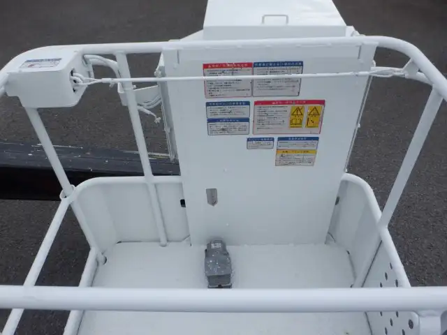 いすゞ エルフ 小型 高所・建柱車 高所作業車 BKG-NKR85Nの中古トラック画像5