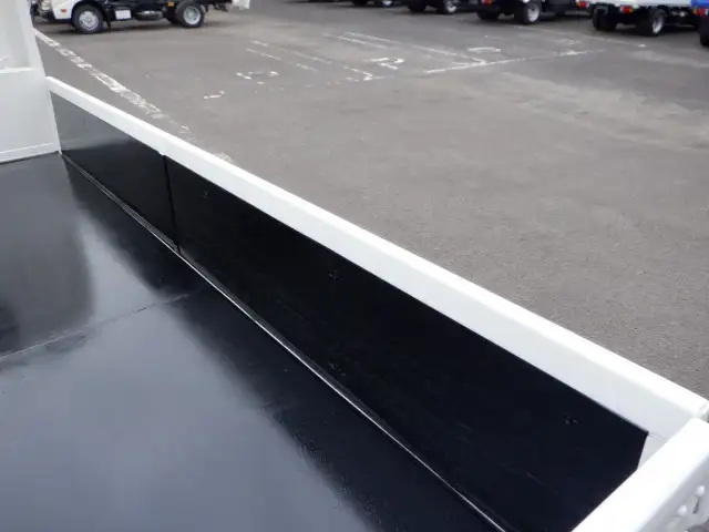 いすゞ エルフ 小型 平ボディ 床鉄板 TPG-NJR85Aの中古トラック画像10