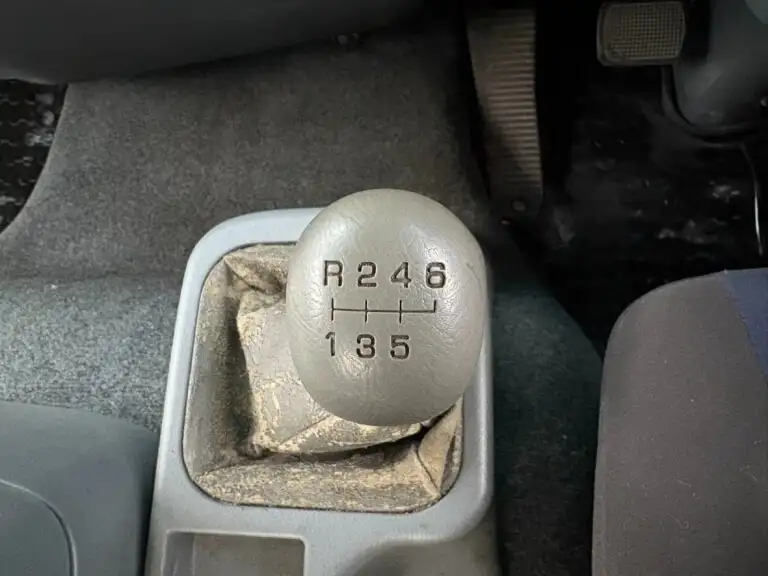 三菱 ファイター 中型/増トン 平ボディ ベッド QKG-FK62FZの中古トラック画像15