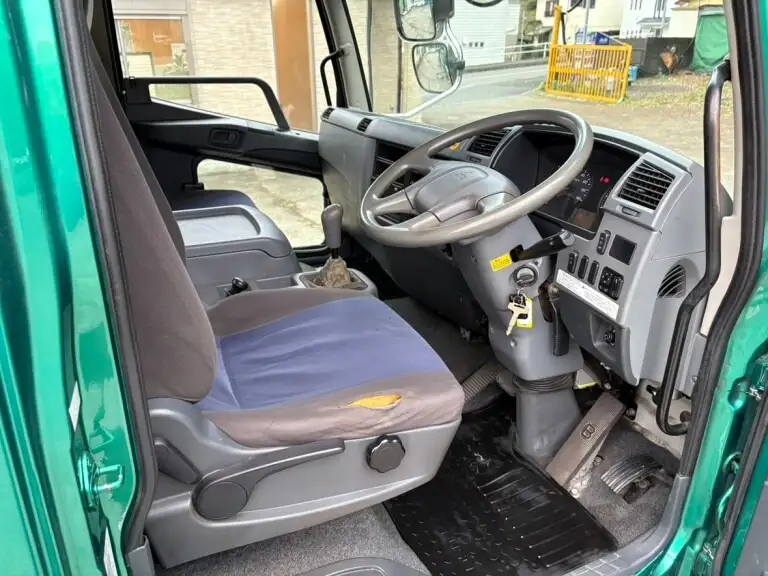 三菱 ファイター 中型/増トン 平ボディ ベッド QKG-FK62FZの中古トラック画像11