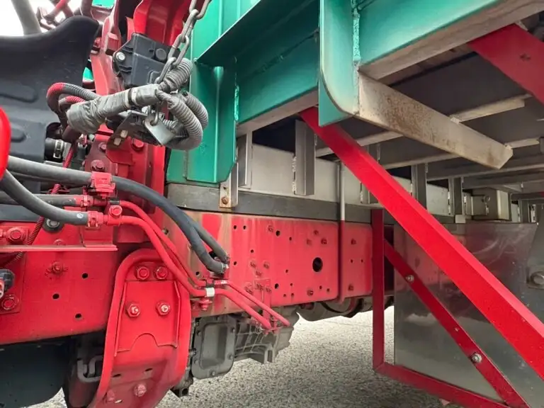 三菱 ファイター 中型/増トン 平ボディ ベッド QKG-FK62FZの中古トラック画像18