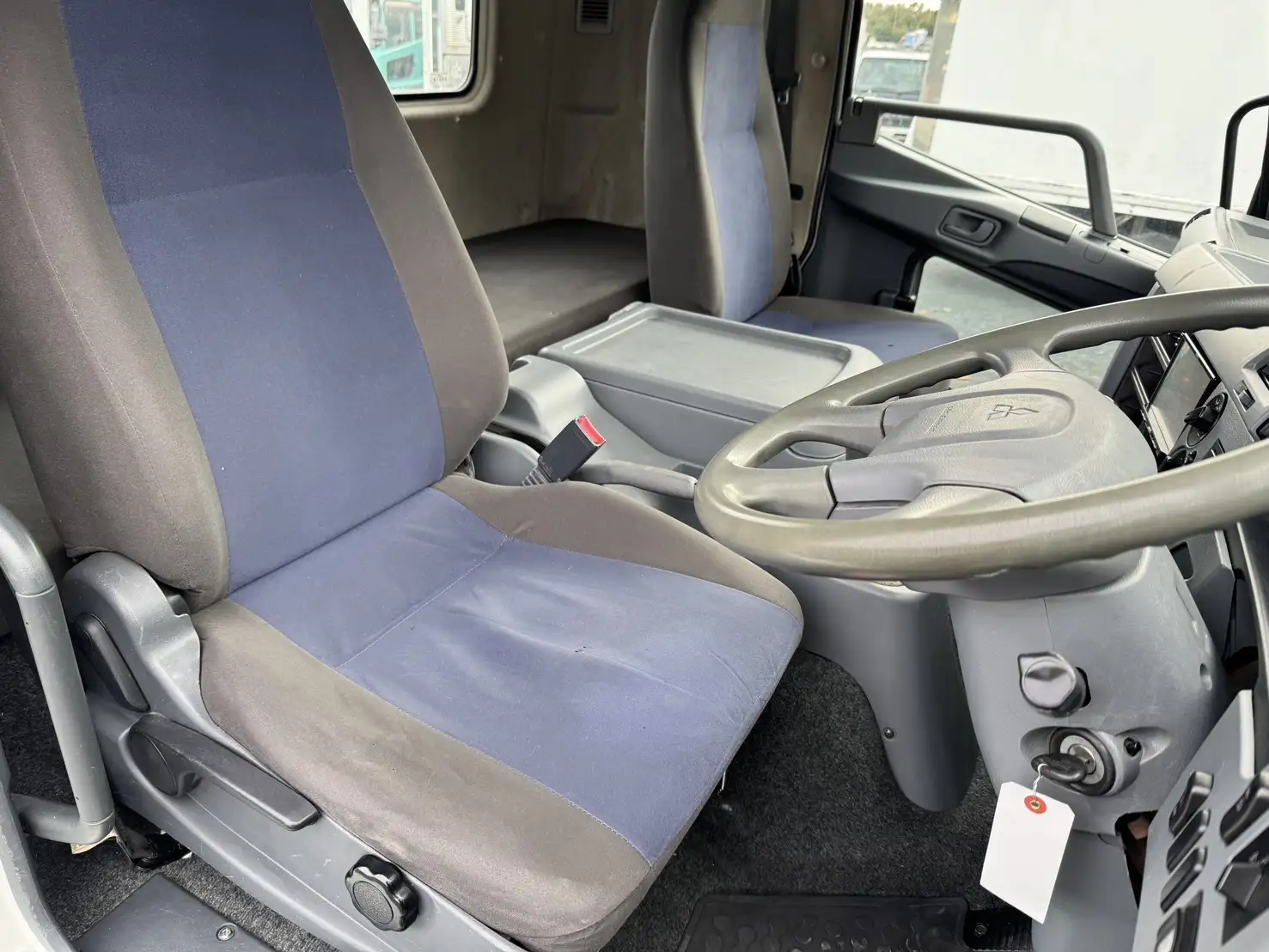 三菱 ファイター 中型/増トン 平ボディ ベッド TKG-FK61Fの中古トラック画像10