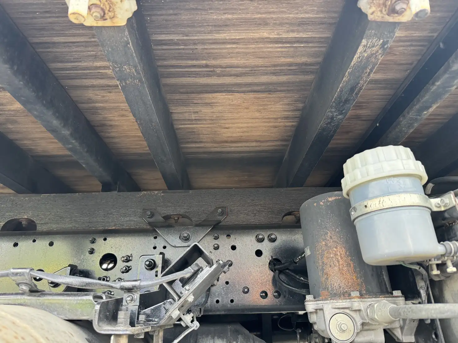 三菱 ファイター 中型/増トン 平ボディ ベッド TKG-FK61Fの中古トラック画像16