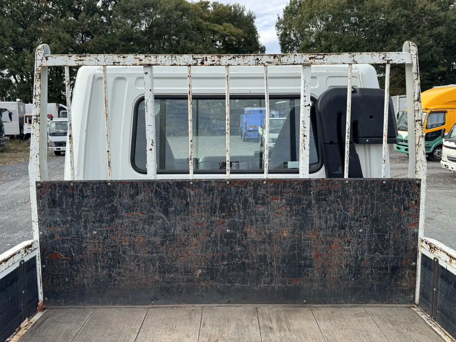 三菱 ファイター 中型/増トン 平ボディ ベッド TKG-FK61Fの中古トラック画像6