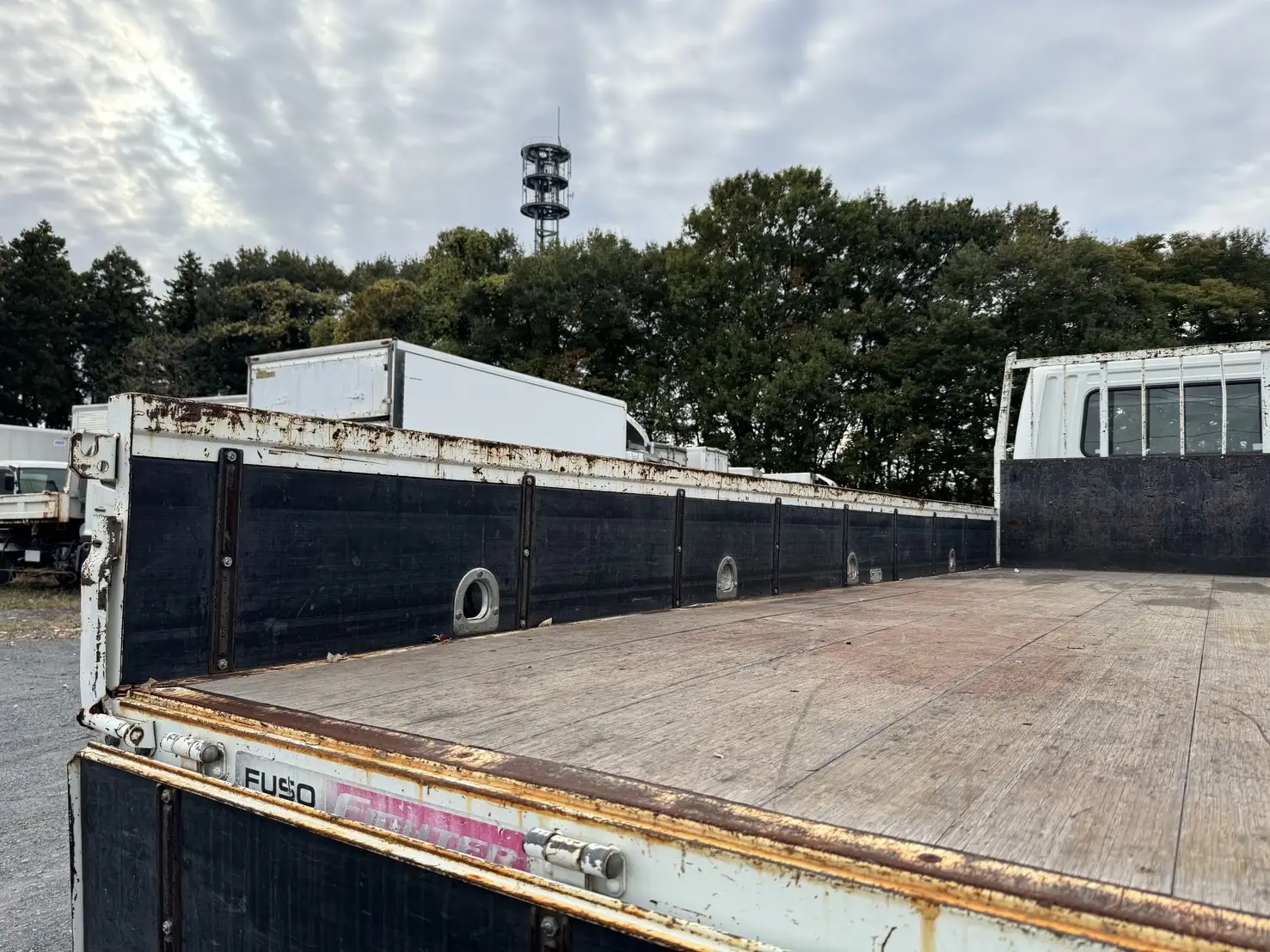 三菱 ファイター 中型/増トン 平ボディ ベッド TKG-FK61Fの中古トラック画像8