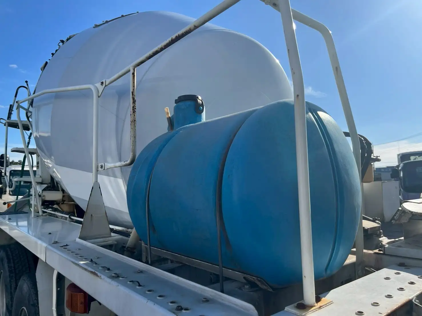 日野 プロフィア 大型 ミキサー・ポンプ ベッド QKG-FS1AKAAの中古トラック画像8