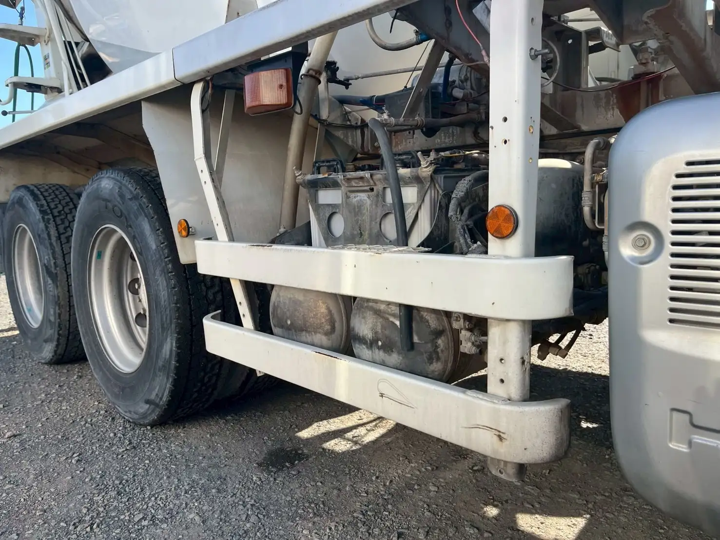 日野 プロフィア 大型 ミキサー・ポンプ ベッド QKG-FS1AKAAの中古トラック画像16