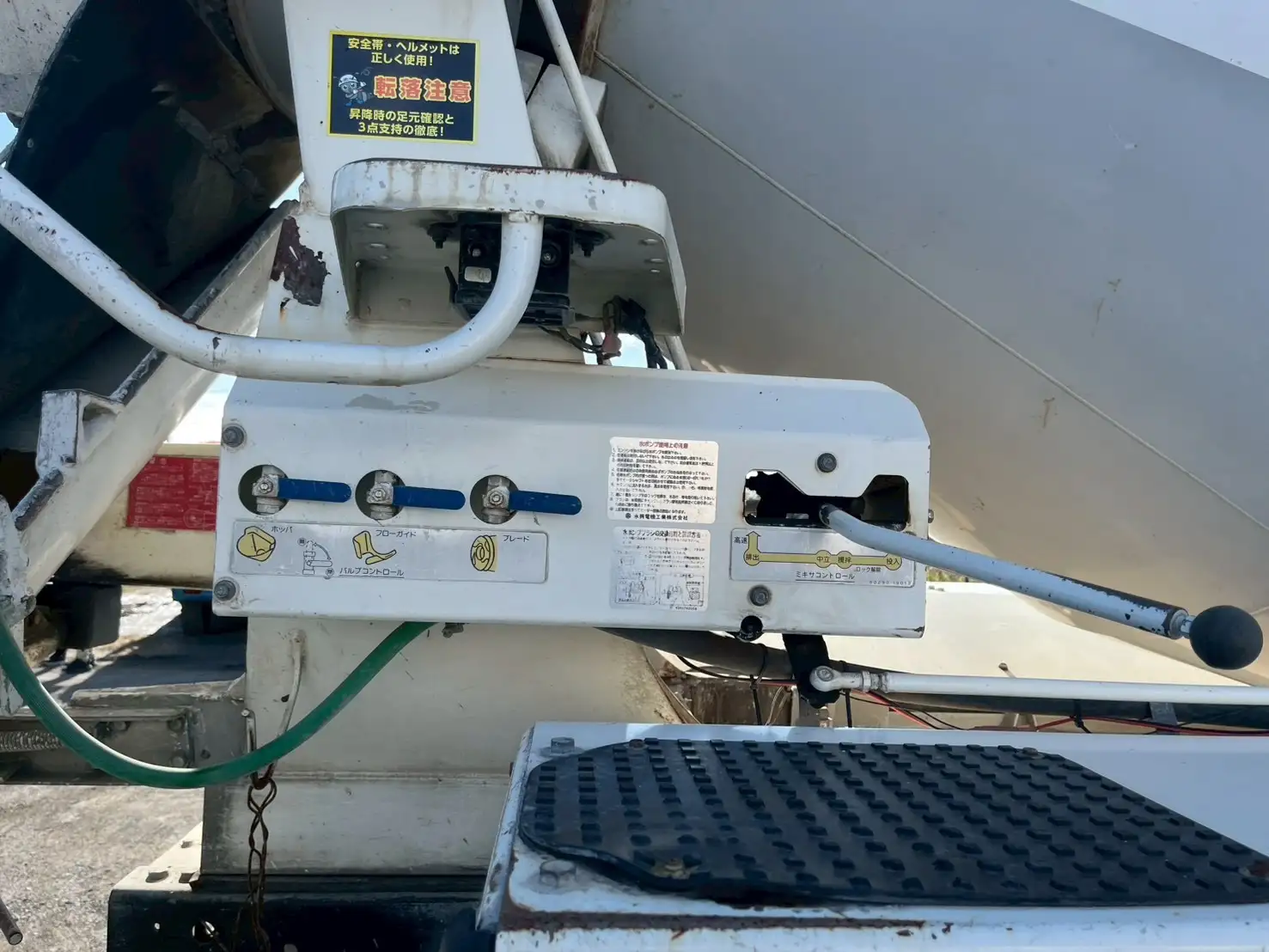 日野 プロフィア 大型 ミキサー・ポンプ ベッド QKG-FS1AKAAの中古トラック画像9