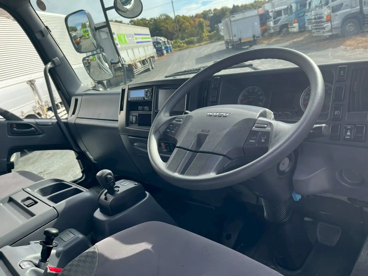 いすゞ フォワード 中型/増トン 平ボディ 床鉄板 ベッドの中古トラック画像12